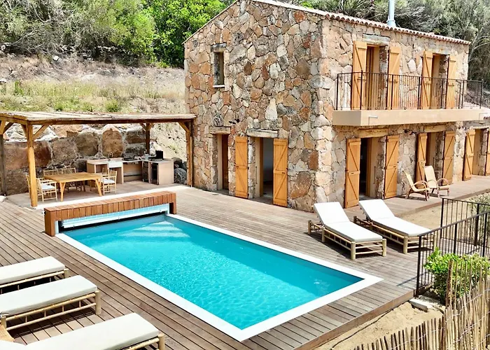 Bergerie De Charme, Piscine Chauffee, Vue Nature Entre Et Montagne, *