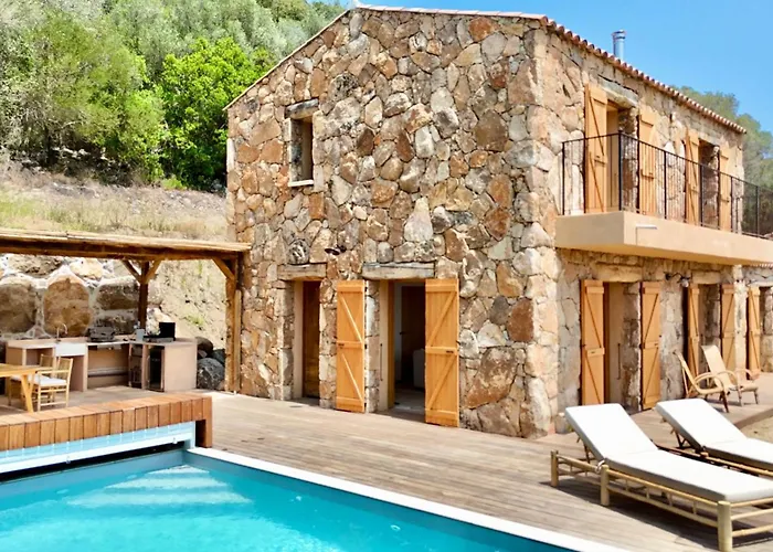 Bergerie De Charme, Piscine Chauffee, Vue Nature Entre Et Montagne, *